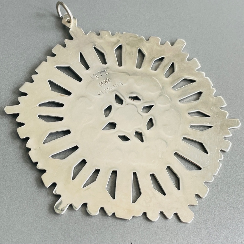 1972 MMA Metropolitan Museum Art SNOWFLAKE Tree ORNAMENT PENDANT STERLIN… - Picture 3 of 6